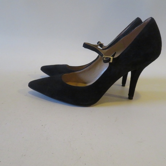 MICHAEL MICAHEL KORS SUEDE POINT BUCKLE HEELS 7.5* - Picture 3 of 7